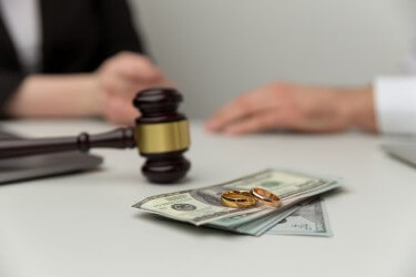 how do i change the amount of alimony ordered in my divorce settlement in houston